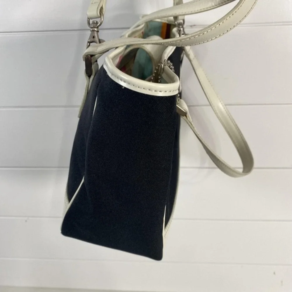 Fossil brand light